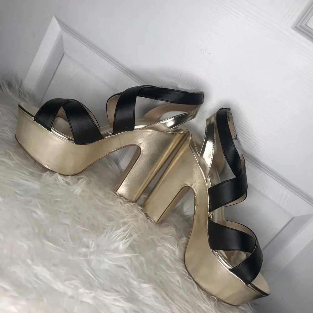 Black & Gold Chunky Platformed Heels 8.5